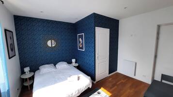 8 slaapkamers, een strijkplank/strijkijzer, wifi, beddengoed