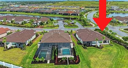 3-bedroom villa in serene Bradenton with fitness room, AC