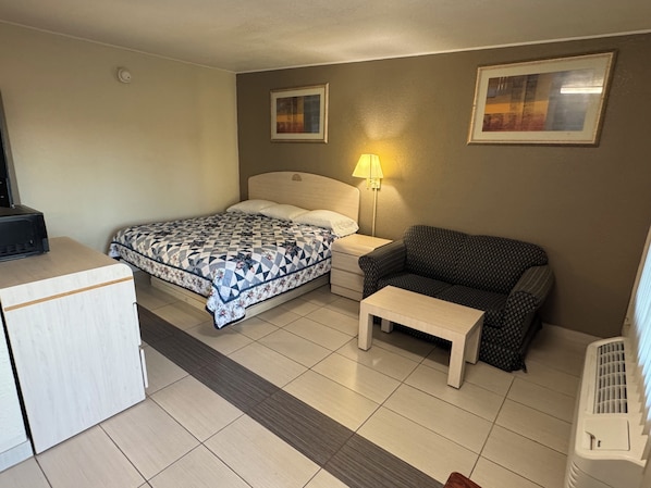 مكتب ومساحة عمل للكمبيوتر المحمول وواي فاي مجانًا