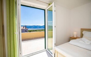 3 bedrooms, travel crib, free WiFi