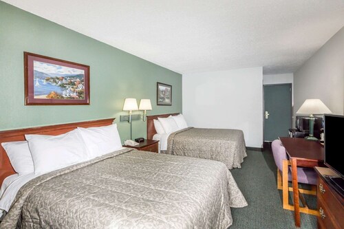 Super 8 by Wyndham Nyack NY