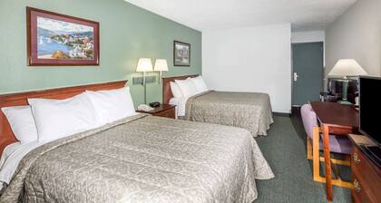 Super 8 by Wyndham Nyack NY