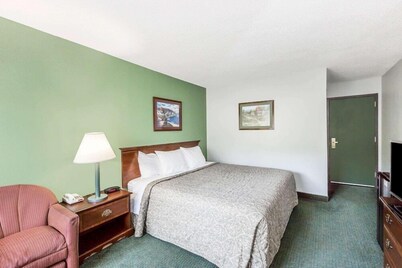 Super 8 by Wyndham Nyack NY