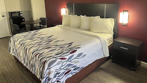Room - Red Roof Inn Rockingham (Rockingham)