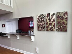 المنشأة من الداخل