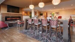 Dining - Holiday Inn Express and Suites Greenwood Village DTC by IHG (Greenwood Village)