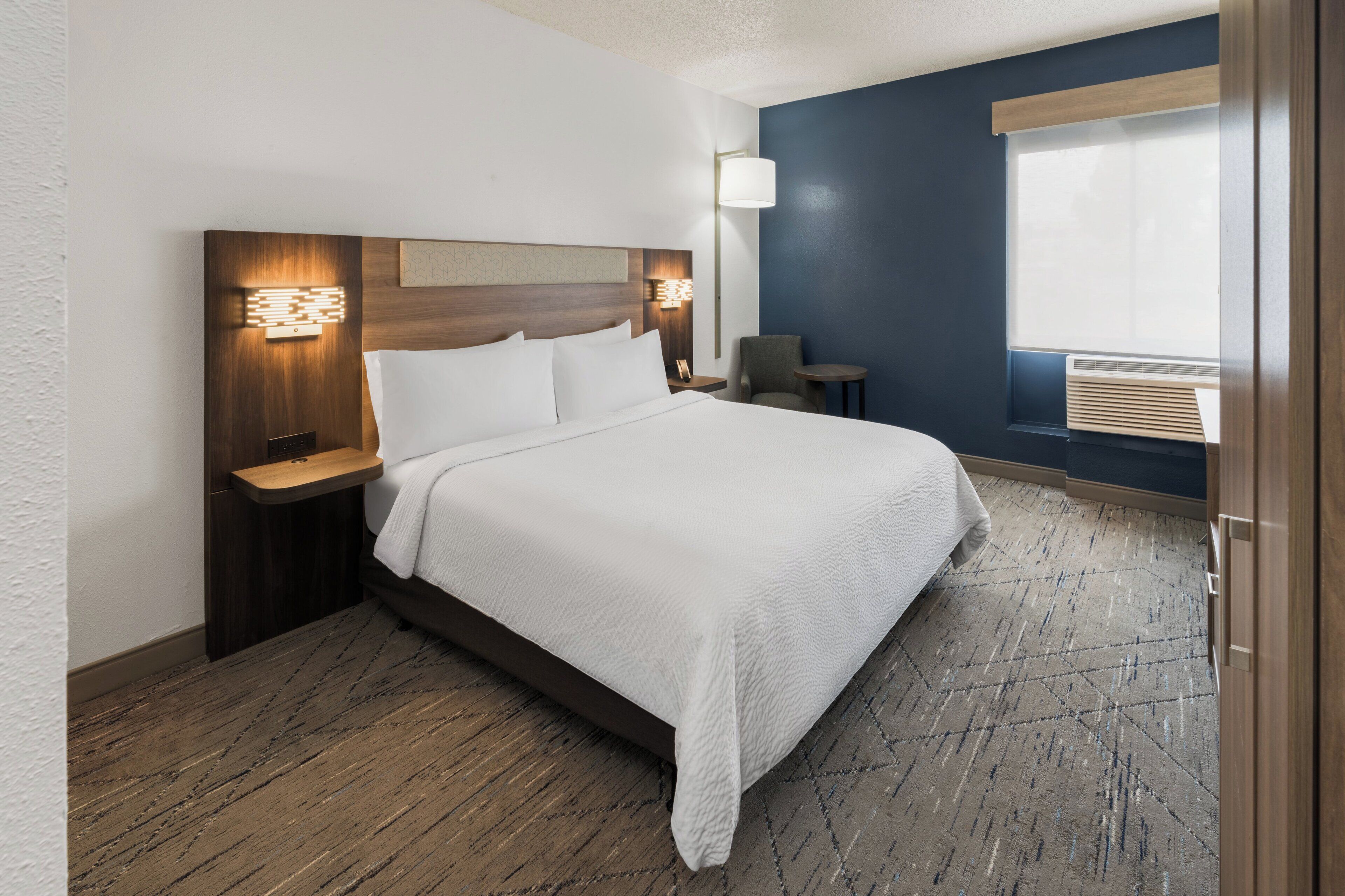 In-room safe, desk, laptop workspace, iron/ironing board
