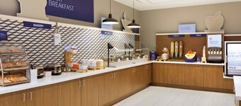 Holiday Inn Express and Suites Greenwood Village DTC by IHG