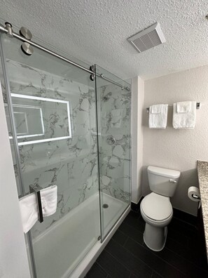 Bathroom - Holiday INN Express AND Suite Eden Prairie Minneapolis (Eden Prairie)