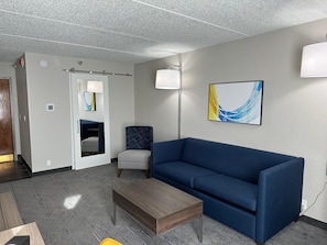 Living area - Holiday Inn Express & Suites eden Prairie - Minneapolis (Eden Prairie)