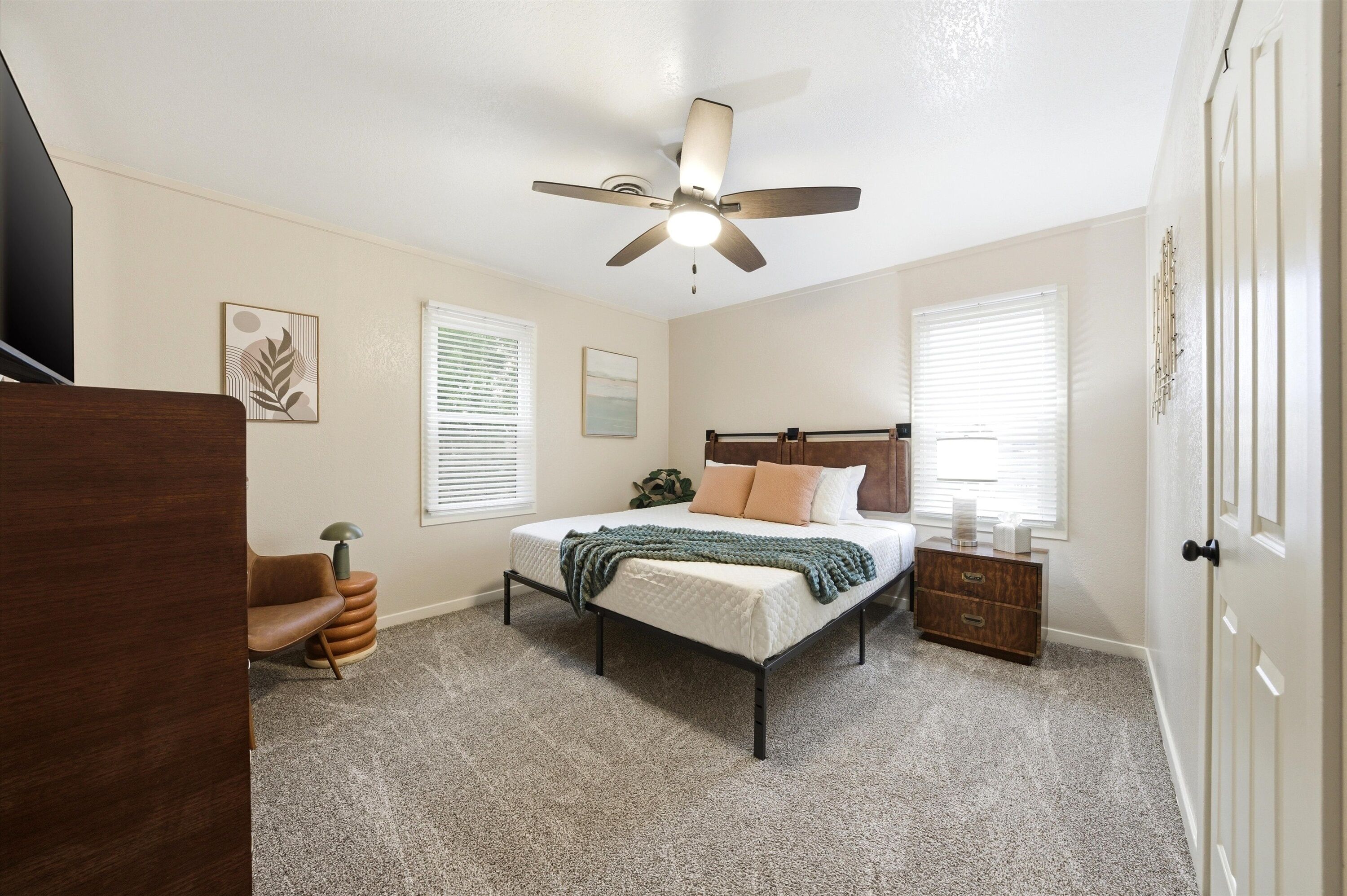 3 habitaciones, tabla de planchar con plancha y wifi gratis 