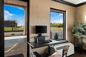 Interior - Quality Inn & Suites Dumas, AR (Dumas)