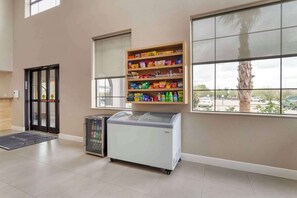 المنشأة من الداخل