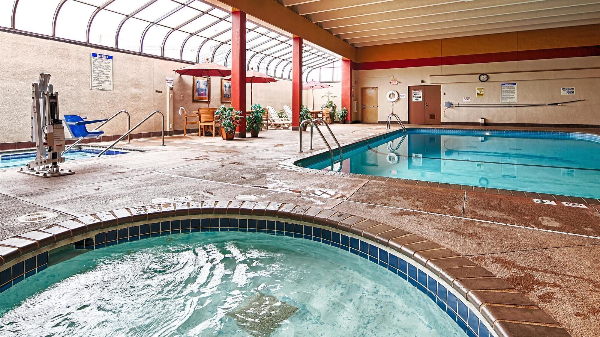 Indoor pool, outdoor pool