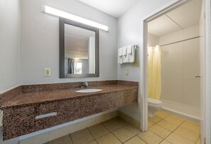 Bathroom - Motel6 Stockbridge, GA - Hwy 138 W (Stockbridge)