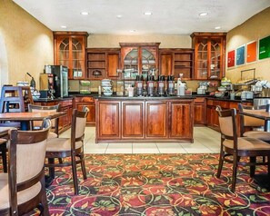 Dining - Quality Inn & Suites Roswell (Roswell)