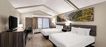 Days Inn and Suites by Wyndham Rhinelander