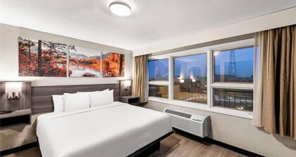 Days Inn and Suites by Wyndham Rhinelander