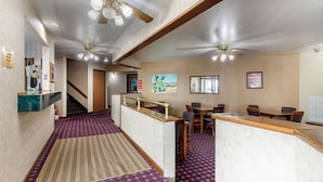 Lobby - Econo Lodge Oacoma - Chamberlain West (Oacoma)