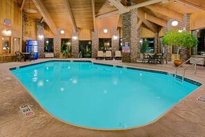 من حمّامات السباحة المغطاة، حمّام سباحة خارجي