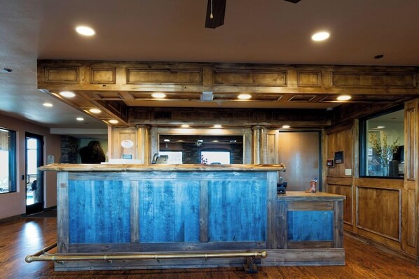Lobby - Pinedale Hotel & Suites (Pinedale)