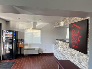 Lobby - Red Roof Inn Kimball, TN - I-24 (South Pittsburg)