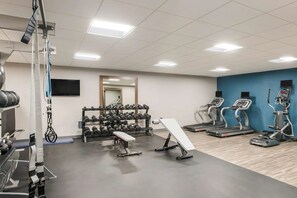 Fitness facility - Magnuson Hotel Franklin Square (Houghton)
