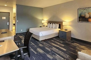 Room - Edgewater Inn and Suites, Ascend Hotel Collection (Coos Bay)