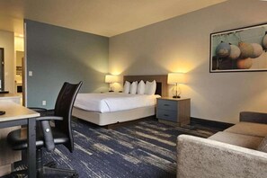 Room - Edgewater Inn and Suites, Ascend Hotel Collection (Coos Bay)