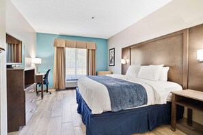 Room - Blue Water Inn & Suites, Bw Signature Collection (Sneads Ferry)