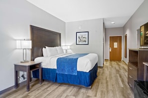 Room - Blue Water Inn & Suites, Bw Signature Collection (Sneads Ferry)