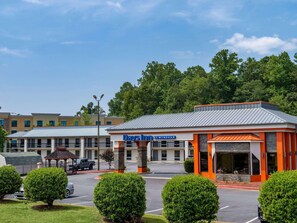 View from property - Days Inn by Wyndham Clemson (Clemson)