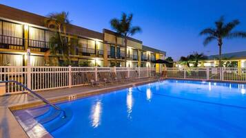 Indoor pool, outdoor pool