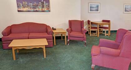 Howard Johnson Inn and Suites Elk Grove Village Ohare