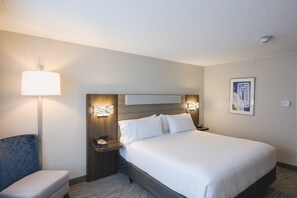 Room - Holiday Inn Express & Suites Marquette, an IHG Hotel (Marquette)