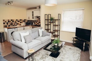 TV - Cosy 1BR Apr Near Airport with Free Parking! (Castle Donington)