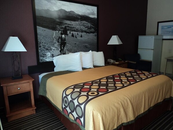 Room - Super 8 by Wyndham Aberdeen Southern Pines (Aberdeen)