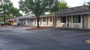 Exterior - Super 8 by Wyndham Aberdeen Southern Pines (Aberdeen)