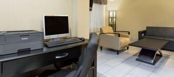 Super 8 by Wyndham Aberdeen Southern Pines