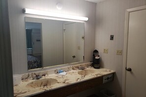 Bathroom - OYO Hotel Whitely City Hwy 27 KY (Stearns)
