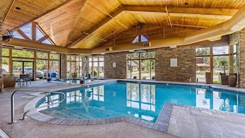 Piscine intérieure, piscine extérieure