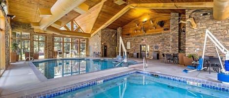 من حمّامات السباحة المغطاة، حمّام سباحة خارجي