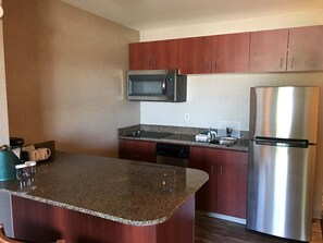 Private kitchen - Medallion Inn and Suites (Arlington)