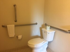 Bathroom - Motel 6 Coraopolis, PA Pittsburgh Airport (Coraopolis)