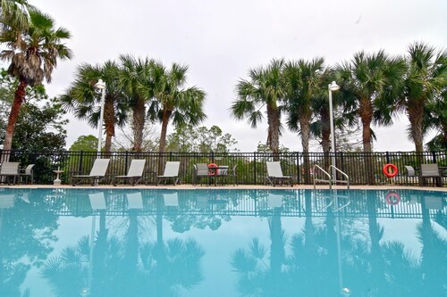 Holiday Inn Express & Suites Palm Coast - I-95