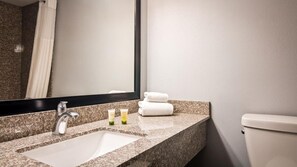 Bathroom - Travelodge by Wyndham Bellmawr (Bellmawr)