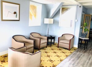 Interior - Surestay Hotel by Best Western Montgomery Southwest (Montgomery)