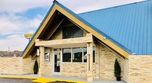 Exterior - Econo Lodge Montgomery South I-65 (Montgomery)