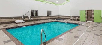 Econo Lodge Inn & Suites Yankton, SD