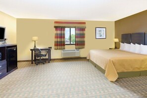 Room - Econo Lodge Inn & Suites Yankton, SD (Yankton)